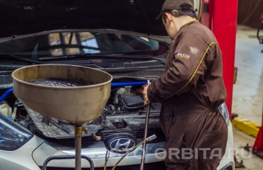 Замена тормозной жидкости Хендай ix35 (подробные фото)