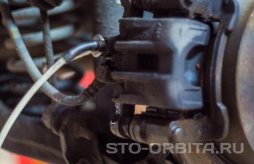 Замена тормозной жидкости Хендай ix35 (подробные фото)