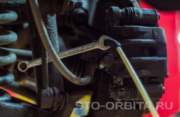 Замена тормозной жидкости Хендай ix35 (подробные фото)