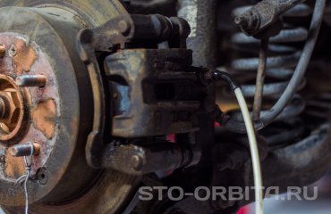 Замена тормозной жидкости Хендай ix35 (подробные фото)