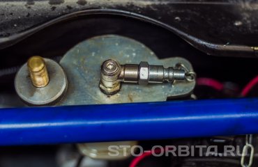 Замена тормозной жидкости Хендай ix35 (подробные фото)