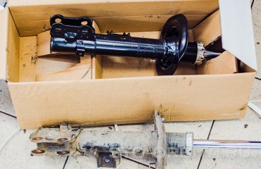 Замена амортизаторов и переднего рычага Хендай ix35  (подробные фото)