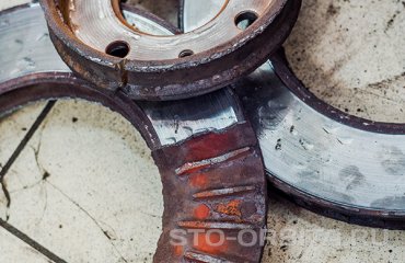 Замена тормозных колодок и дисков Хендай Солярис (подробные фото)